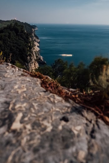 Unsplash ID ixKfMYZiFSU