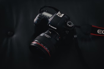 Unsplash ID J1ArNyx6res