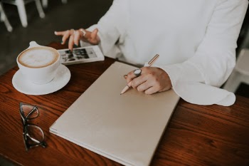 Unsplash ID j7kQ8TcG0dM
