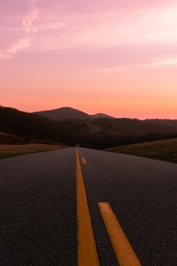 Unsplash ID jQqOJdnXiMU