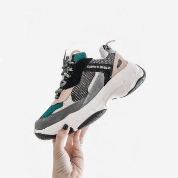 Unsplash ID kn7cfz5ESIE