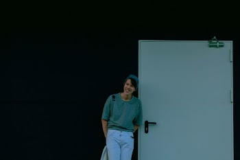 Unsplash ID knREEAD-WJc