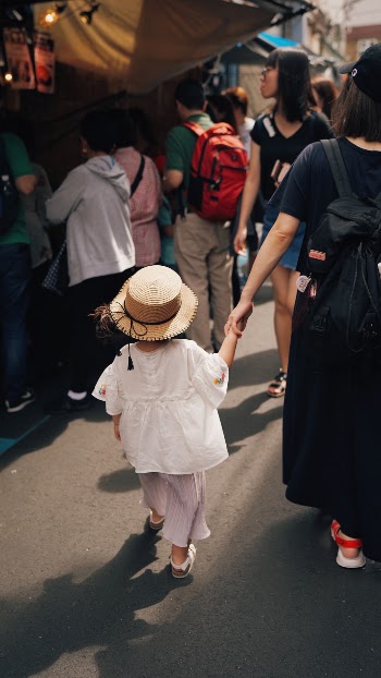 Unsplash ID kQnpXFo7_aE