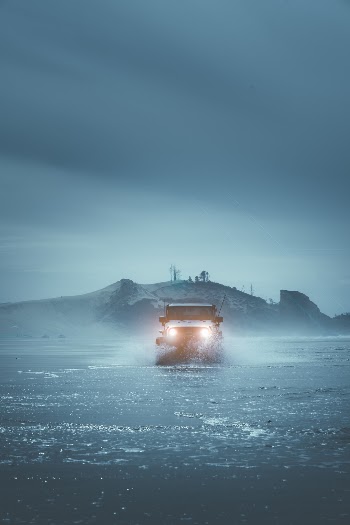 Unsplash ID KthMILTzW7Q