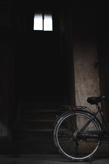 Unsplash ID KyfE0DOFF2g