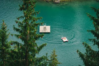 Unsplash ID Li7YDw5aY1I