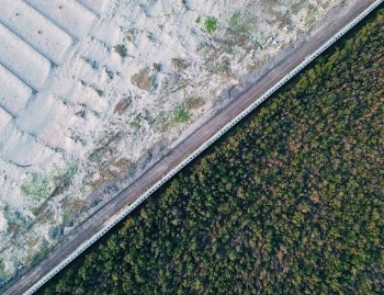 Unsplash ID lmyd1xg39YE