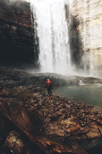 Unsplash ID LSdUOAIwLj8