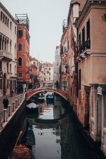 Unsplash ID LUSoKSPJpJc