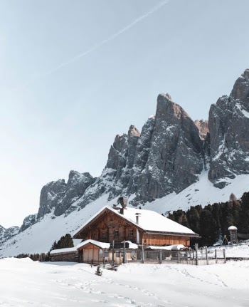 Unsplash ID MbYI51QGvaA