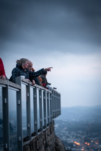Unsplash ID -Mdm7wIhatw