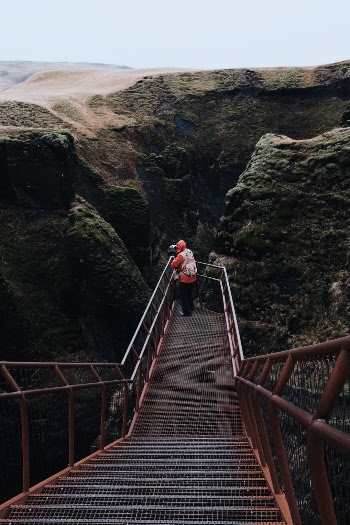 Unsplash ID N7HszFSsckE