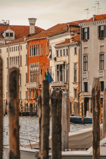 Unsplash ID NJ8ViJ4p4D4