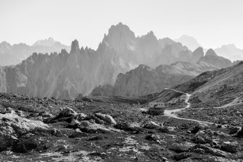 Unsplash ID No5ipm0fT4g
