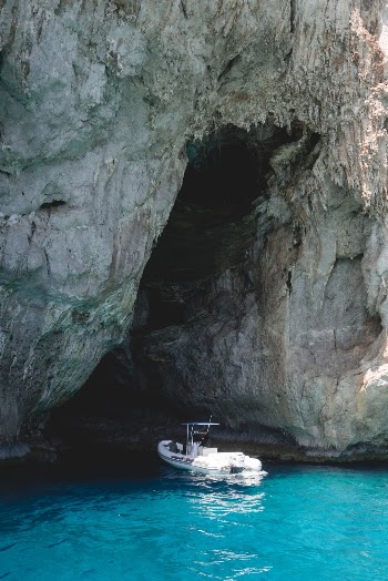 Unsplash ID oc10xM4JyEM