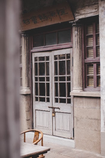 Unsplash ID OIrjvdq-8KY