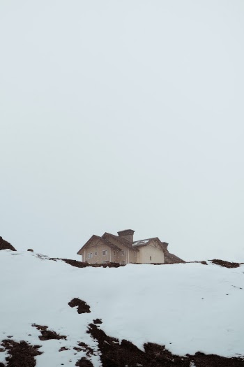 Unsplash ID Oo2f26k1vFY