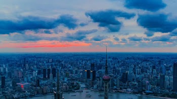 Unsplash ID plE9DaeLE3k