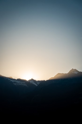 Unsplash ID qeIMQMNXeVs