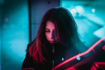 Unsplash ID qhvDM_Oz-us