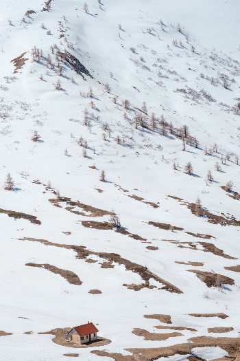 Unsplash ID QQ5Y_Mmehyw
