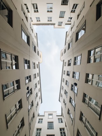 Unsplash ID R1IB8MBVNQs