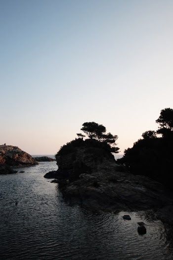 Unsplash ID r4XO3loS9sk
