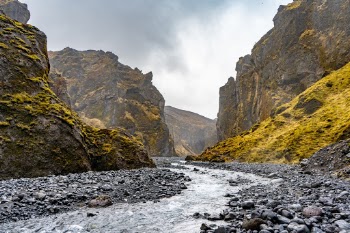 Unsplash ID rUUhwSpQry0