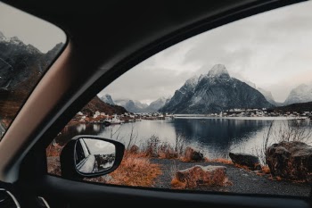 Unsplash ID Tb0_-iUQ9wE