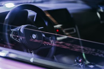 Unsplash ID UBJLv1qp9uM