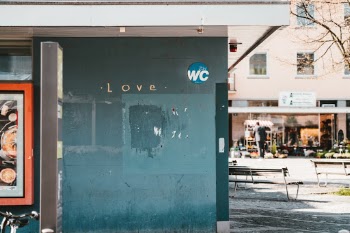 Unsplash ID UKfwAnVsxvU