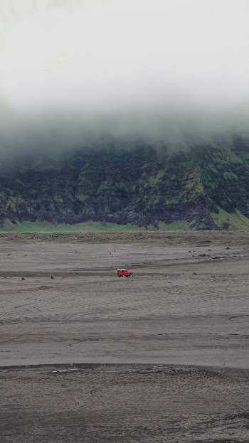Unsplash ID UWUmg5HcPxs