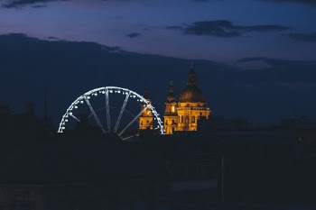 Unsplash ID uxai8LrlJhw