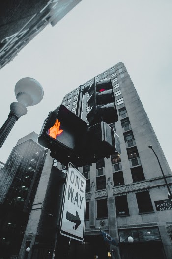 Unsplash ID UxRo-uK8IDs