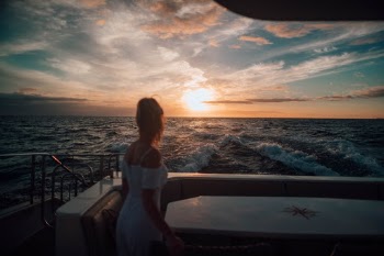 Unsplash ID uYuNDm4isYU