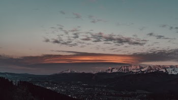 Unsplash ID V1CkOyLJUos