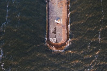 Unsplash ID VKvxAHEsmSQ
