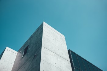 Unsplash ID wq8q9B_OeU8