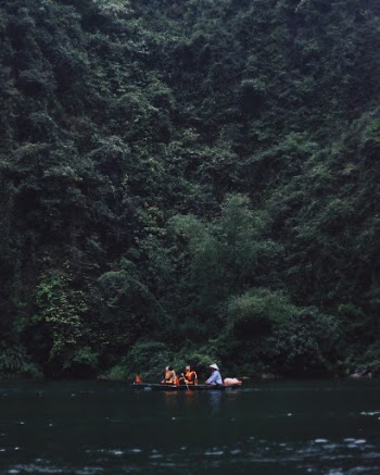 Unsplash ID Xq818NpjyCg