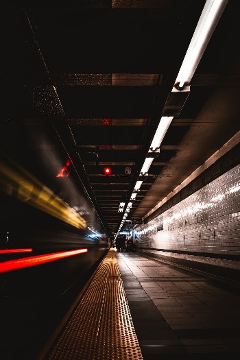 Unsplash ID yF9yF94sLoM