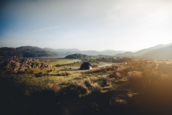 Unsplash ID yhXzWu9ZMog