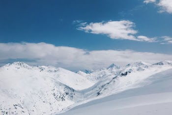 Unsplash ID YMnQCMlYqWQ