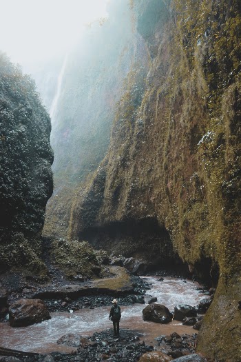 Unsplash ID yMpHBJ6YU6Y