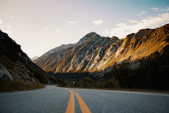 Unsplash ID Z33d85enIBI