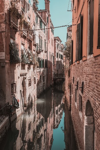 Unsplash ID Z3pbX1YXoMc