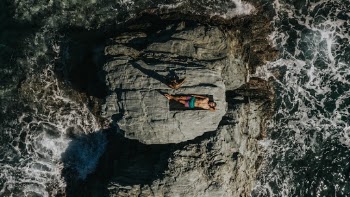 Unsplash ID z5XIKF-8MoM