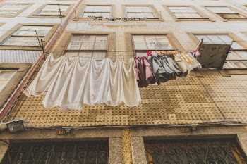 Unsplash ID zR7FLREotHE