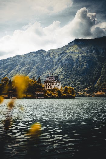 Unsplash ID Zs8MReNFT_w