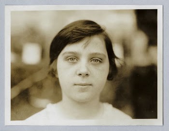 Untitled (girl) | Free Photo - rawpixel