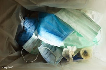 Used face masks in a contaminated waste bin | Free  photo - 2301686